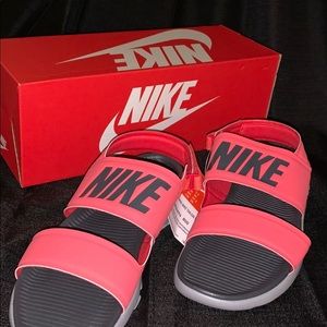 BRAND NEW CORAL NIKE SANDALS WITH TAGS